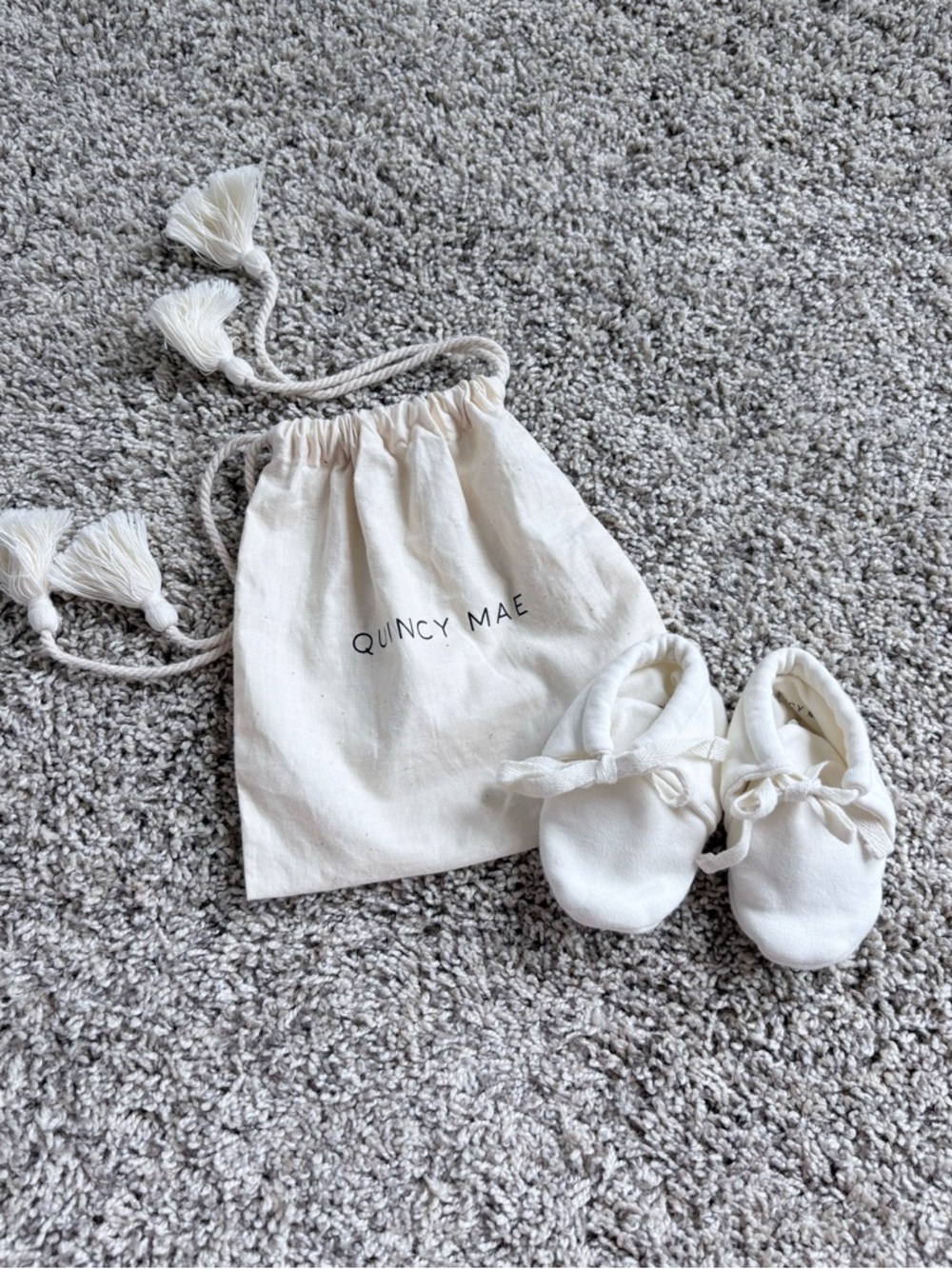 🍨Quincy Mae Baby Booties Natural Cream with Dust Bag - Picture 2 of 5